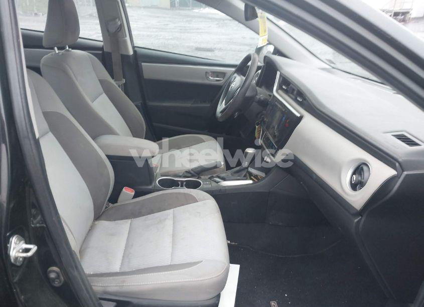 Photo 5 of 2018 Toyota Corolla LE (VIN 2T1BURHE5JC056055)