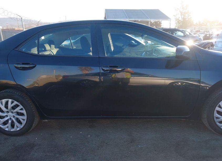 Photo 13 of 2018 Toyota Corolla LE (VIN 2T1BURHE5JC072580)