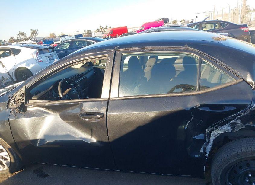 Photo 14 of 2018 Toyota Corolla LE (VIN 2T1BURHE5JC072580)