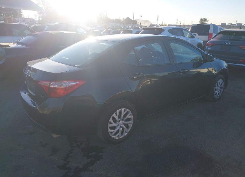 Photo 4 of 2018 Toyota Corolla LE (VIN 2T1BURHE5JC072580)