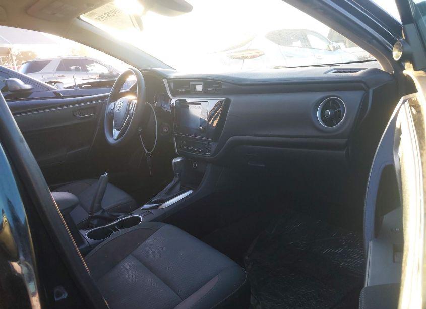 Photo 5 of 2018 Toyota Corolla LE (VIN 2T1BURHE5JC072580)