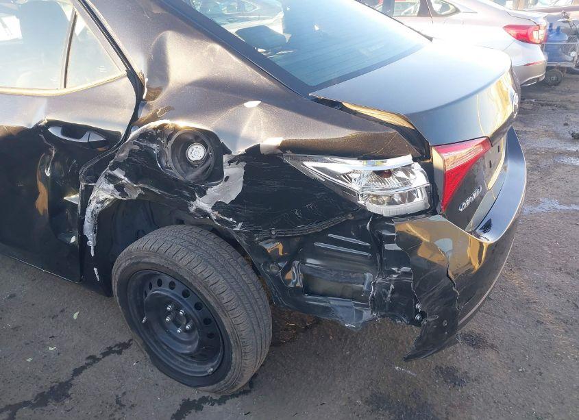 Photo 6 of 2018 Toyota Corolla LE (VIN 2T1BURHE5JC072580)