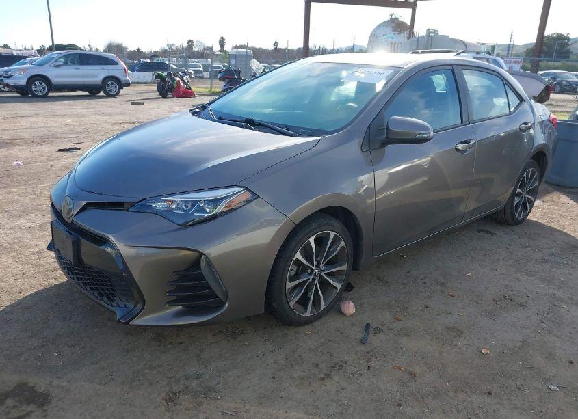 Photo 2 of 2018 Toyota Corolla L/LE/XLE/SE/XSE (VIN 2T1BURHE5JC075754)