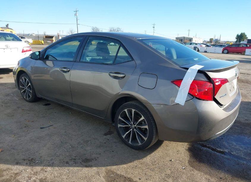 Photo 3 of 2018 Toyota Corolla L/LE/XLE/SE/XSE (VIN 2T1BURHE5JC075754)