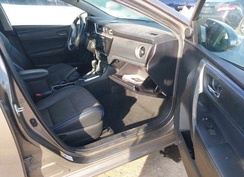 Photo 5 of 2018 Toyota Corolla L/LE/XLE/SE/XSE (VIN 2T1BURHE5JC075754)