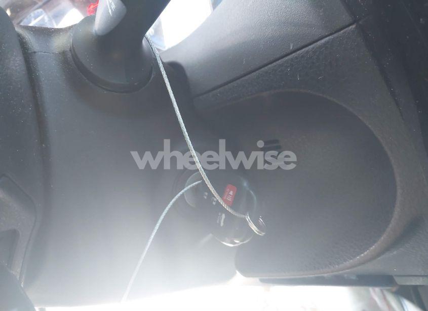 Photo 11 of 2018 Toyota Corolla LE (VIN 2T1BURHE5JC075916)