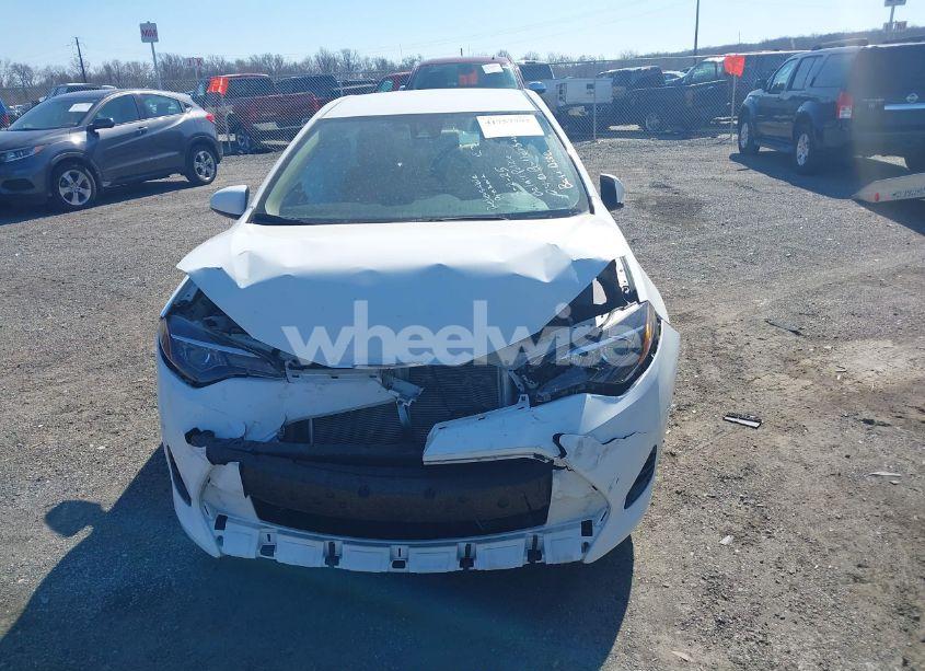 Photo 12 of 2018 Toyota Corolla LE (VIN 2T1BURHE5JC075916)