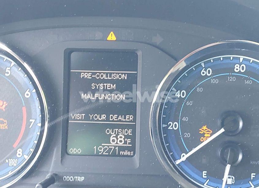 Photo 7 of 2018 Toyota Corolla LE (VIN 2T1BURHE5JC075916)