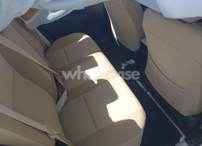 Photo 8 of 2018 Toyota Corolla LE (VIN 2T1BURHE5JC075916)