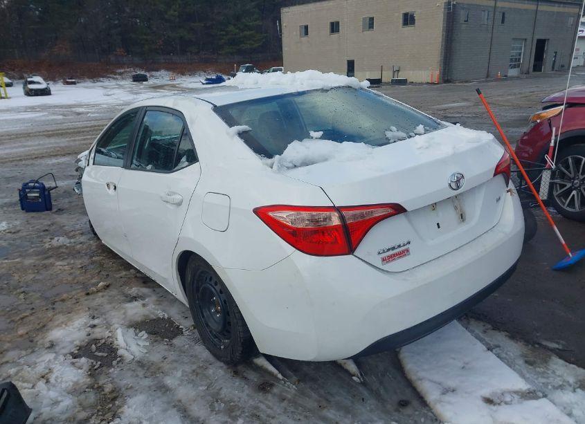 Photo 15 of 2018 Toyota Corolla LE (VIN 2T1BURHE5JC076354)