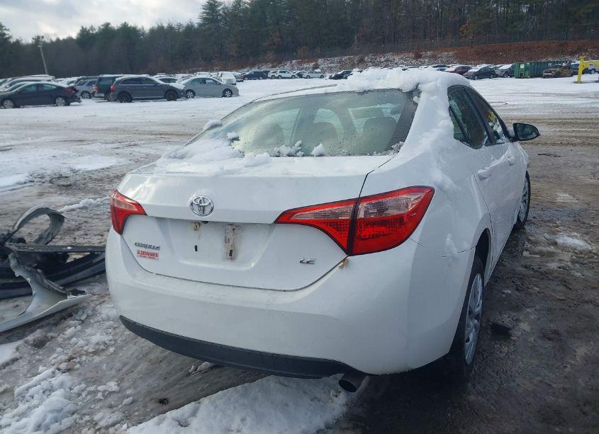 Photo 17 of 2018 Toyota Corolla LE (VIN 2T1BURHE5JC076354)