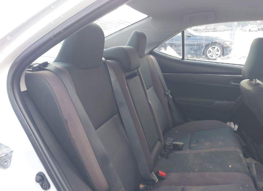 Photo 8 of 2018 Toyota Corolla LE (VIN 2T1BURHE5JC076354)