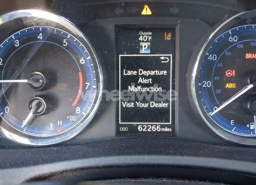 Photo 16 of 2018 Toyota Corolla SE (VIN 2T1BURHE5JC078623)