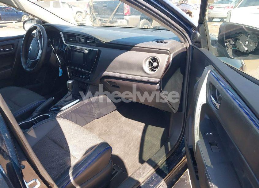 Photo 5 of 2018 Toyota Corolla SE (VIN 2T1BURHE5JC078623)