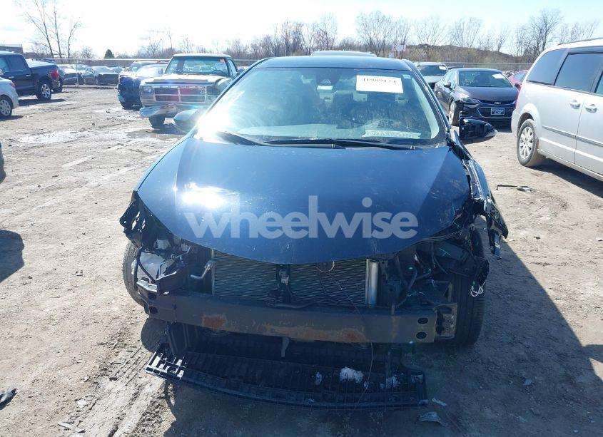 Photo 6 of 2018 Toyota Corolla SE (VIN 2T1BURHE5JC078623)