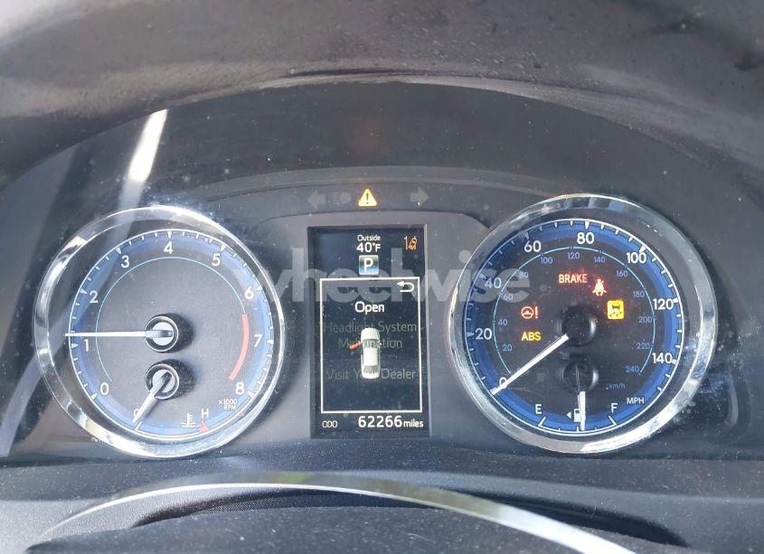 Photo 7 of 2018 Toyota Corolla SE (VIN 2T1BURHE5JC078623)