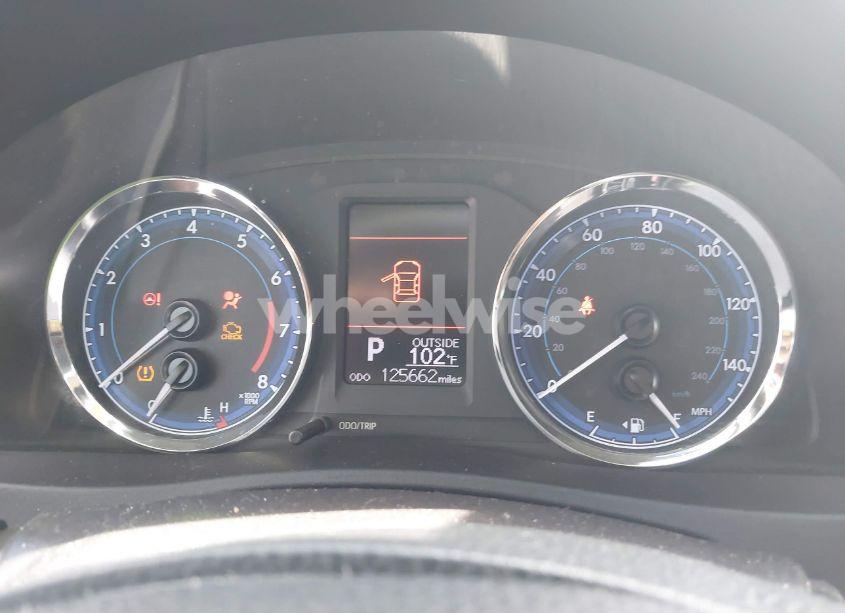 Photo 16 of 2018 Toyota Corolla LE (VIN 2T1BURHE5JC081201)