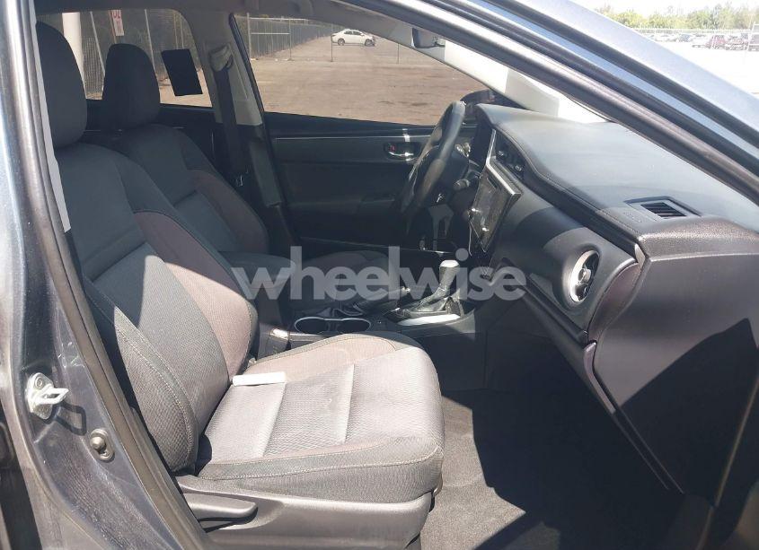 Photo 5 of 2018 Toyota Corolla LE (VIN 2T1BURHE5JC081201)