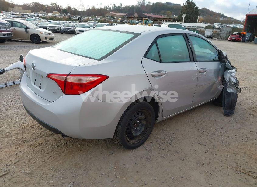 Photo 4 of 2018 Toyota Corolla LE (VIN 2T1BURHE5JC087757)
