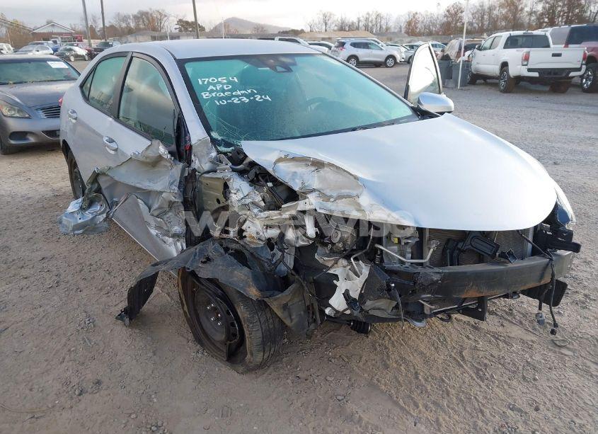 Photo 6 of 2018 Toyota Corolla LE (VIN 2T1BURHE5JC087757)