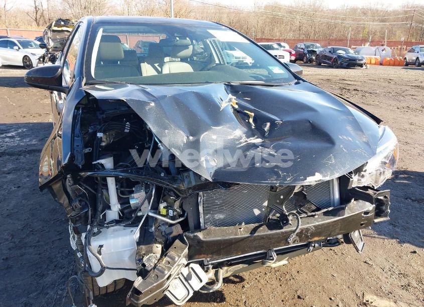 Photo 18 of 2018 Toyota Corolla L/LE/XLE/SE/XSE (VIN 2T1BURHE5JC100250)