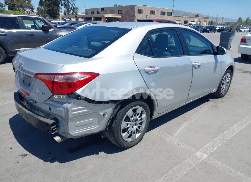 Photo 4 of 2018 Toyota Corolla LE (VIN 2T1BURHE5JC101432)