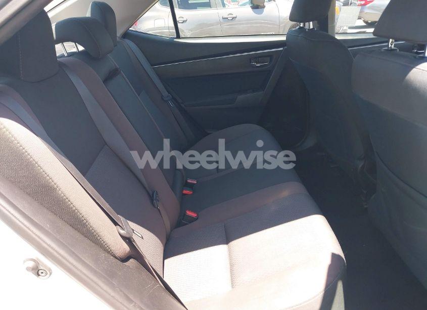 Photo 8 of 2018 Toyota Corolla LE (VIN 2T1BURHE5JC101432)