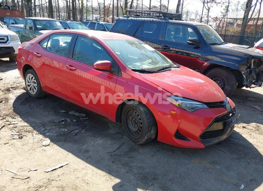 2018 Toyota Corolla LE (VIN 2T1BURHE5JC107361) main photo