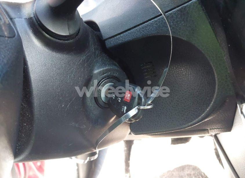 Photo 11 of 2018 Toyota Corolla LE (VIN 2T1BURHE5JC107361)