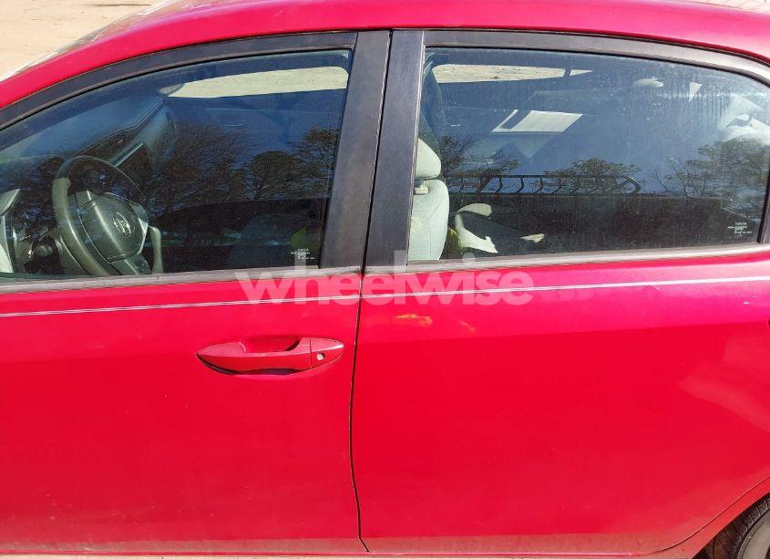 Photo 14 of 2018 Toyota Corolla LE (VIN 2T1BURHE5JC107361)