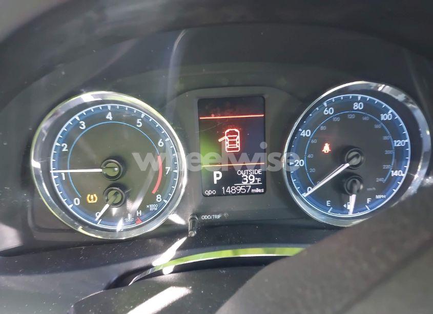 Photo 15 of 2018 Toyota Corolla LE (VIN 2T1BURHE5JC107361)