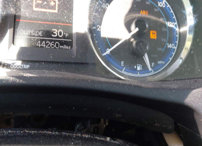 Photo 16 of 2018 Toyota Corolla LE (VIN 2T1BURHE5JC121597)