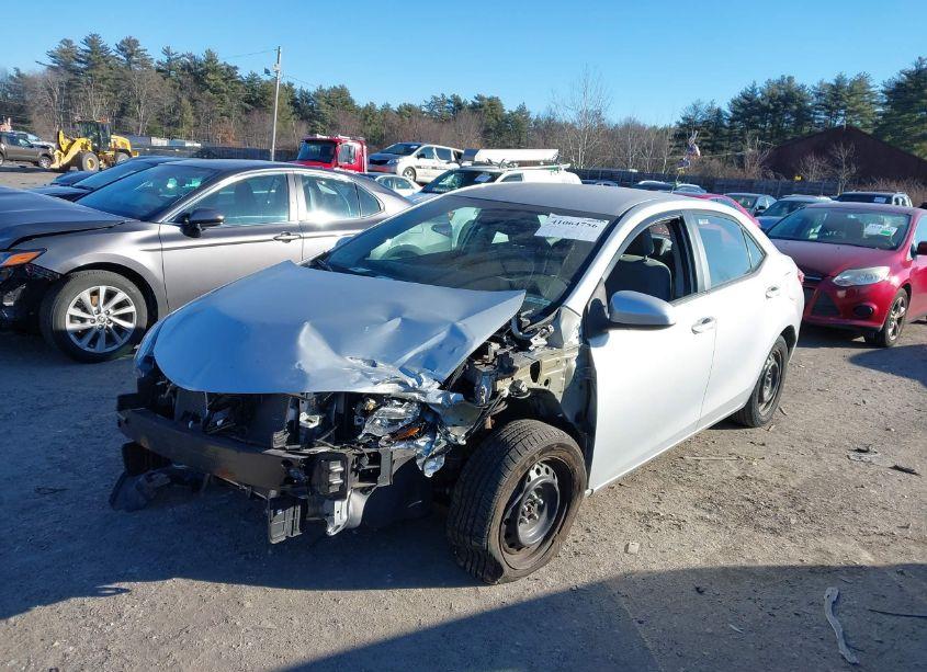 Photo 2 of 2018 Toyota Corolla LE (VIN 2T1BURHE5JC121597)