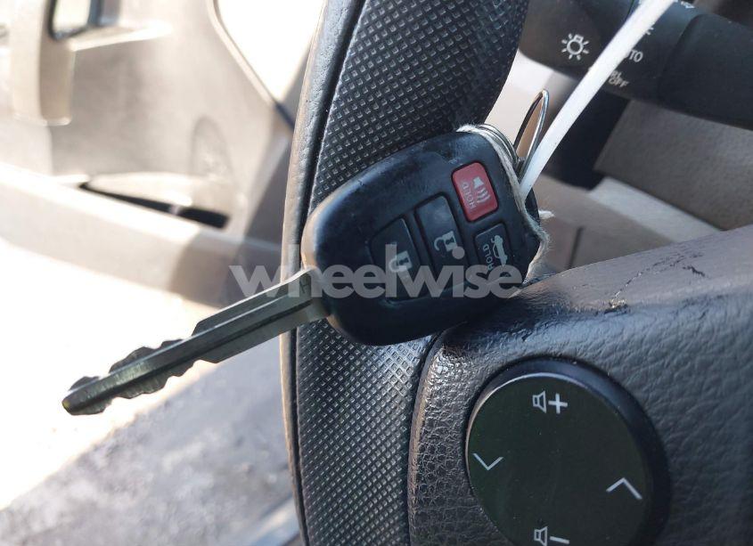 Photo 11 of 2018 Toyota Corolla LE (VIN 2T1BURHE5JC969463)