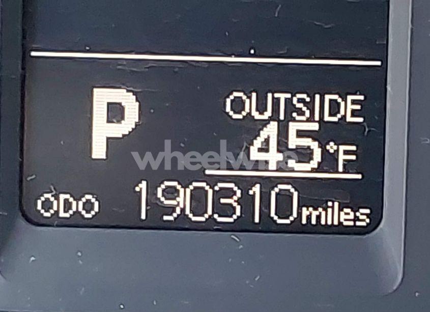 Photo 15 of 2018 Toyota Corolla LE (VIN 2T1BURHE5JC969463)