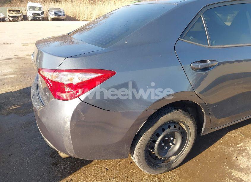 Photo 18 of 2018 Toyota Corolla LE (VIN 2T1BURHE5JC969463)