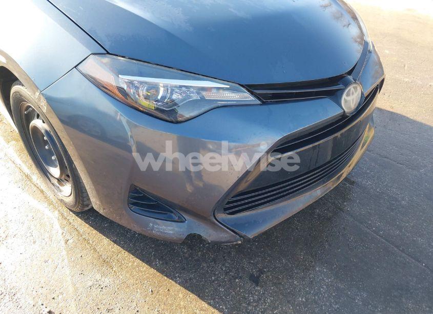 Photo 19 of 2018 Toyota Corolla LE (VIN 2T1BURHE5JC969463)