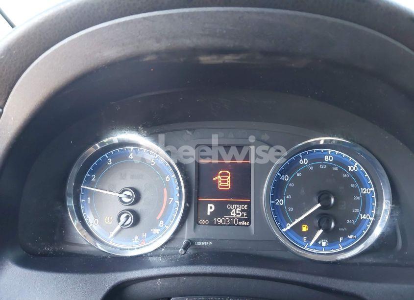 Photo 7 of 2018 Toyota Corolla LE (VIN 2T1BURHE5JC969463)