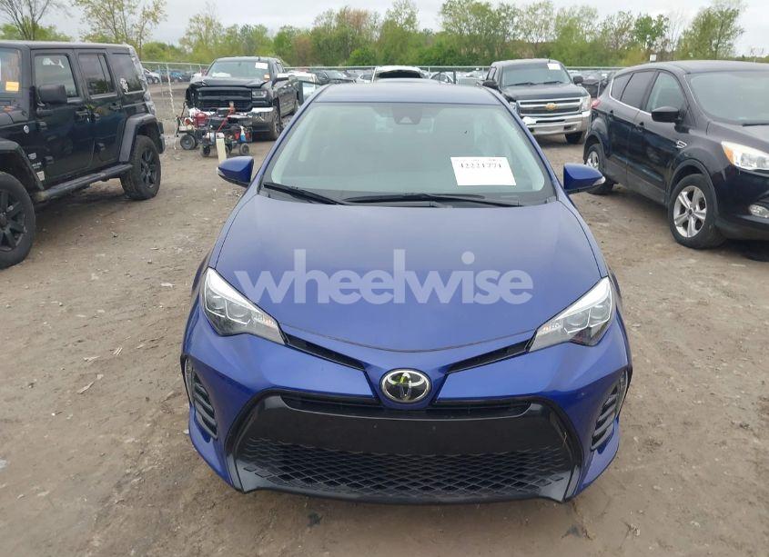 Photo 12 of 2018 Toyota Corolla SE (VIN 2T1BURHE5JC973402)
