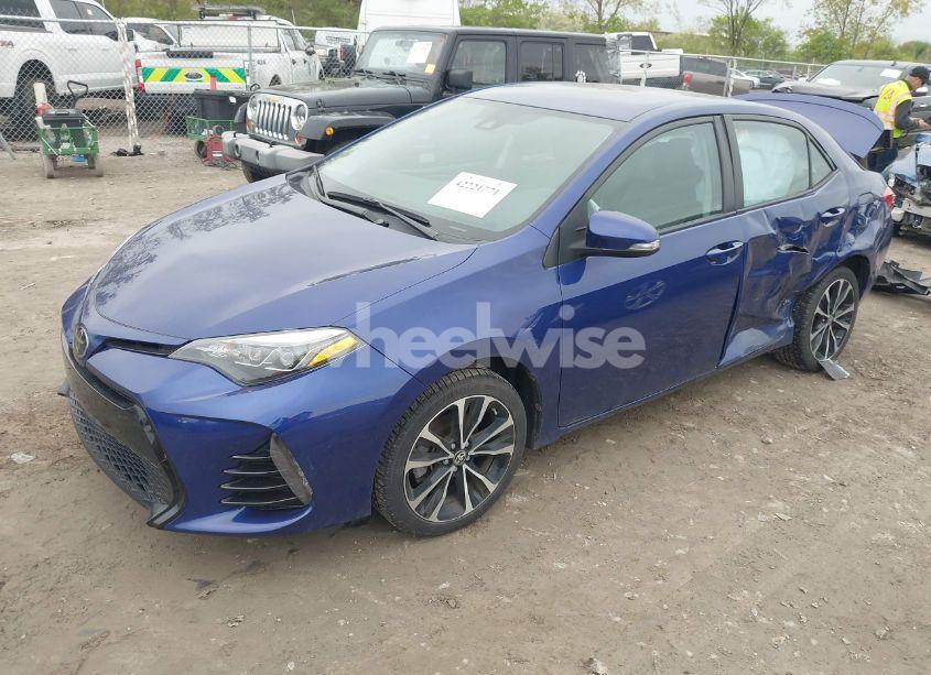 Photo 2 of 2018 Toyota Corolla SE (VIN 2T1BURHE5JC973402)