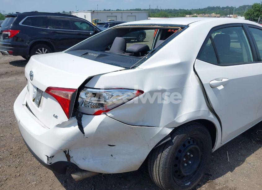 Photo 6 of 2018 Toyota Corolla LE (VIN 2T1BURHE5JC984867)