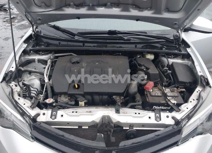 Photo 10 of 2018 Toyota Corolla LE (VIN 2T1BURHE5JC986389)