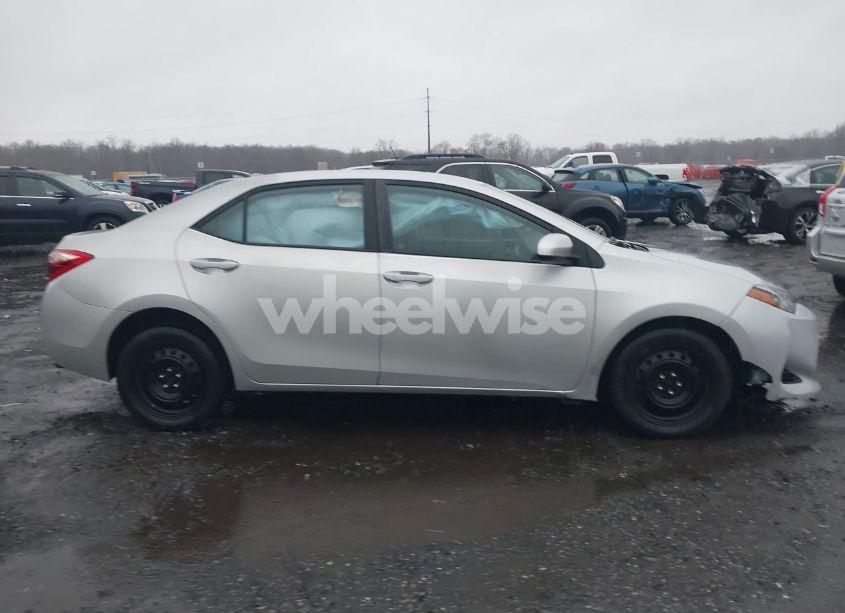 Photo 14 of 2018 Toyota Corolla LE (VIN 2T1BURHE5JC986389)