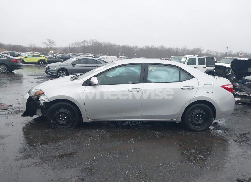Photo 15 of 2018 Toyota Corolla LE (VIN 2T1BURHE5JC986389)
