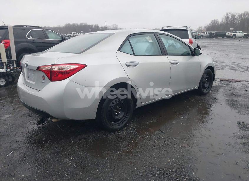 Photo 4 of 2018 Toyota Corolla LE (VIN 2T1BURHE5JC986389)