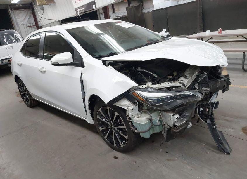 2018 Toyota Corolla SE (VIN 2T1BURHE5JC996923) main photo
