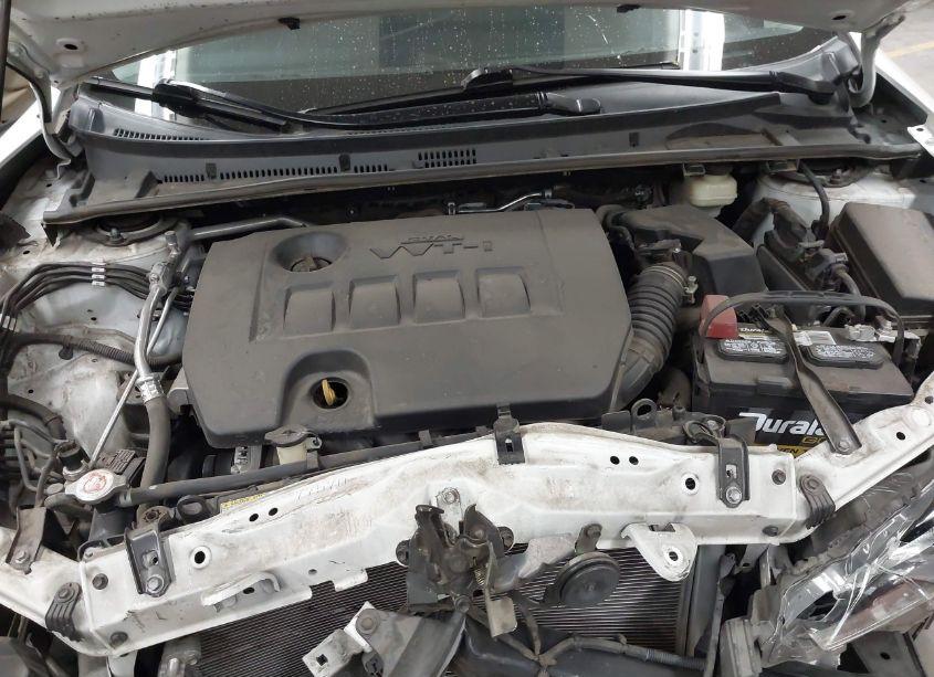 Photo 10 of 2018 Toyota Corolla SE (VIN 2T1BURHE5JC996923)