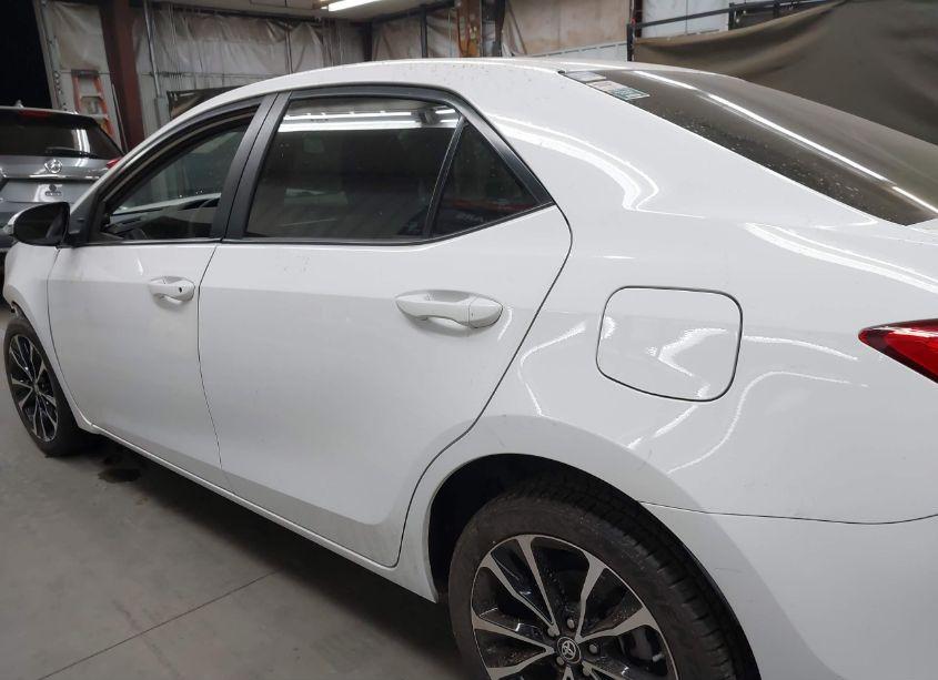 Photo 13 of 2018 Toyota Corolla SE (VIN 2T1BURHE5JC996923)