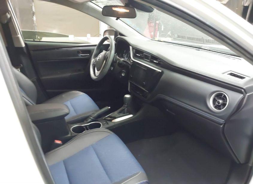 Photo 5 of 2018 Toyota Corolla SE (VIN 2T1BURHE5JC996923)