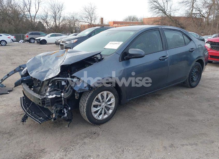 Photo 2 of 2019 Toyota Corolla LE (VIN 2T1BURHE5KC126459)